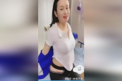 美女洗澡露大胸奶头都露出无遮挡,美女洗澡露胸奶头无遮挡引发的道德与审美讨论
