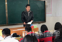 徐闻网红老师,用激情点燃教育火花的教育奇才